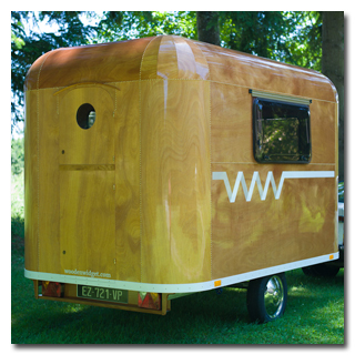 Plystream aerodynamic caravan