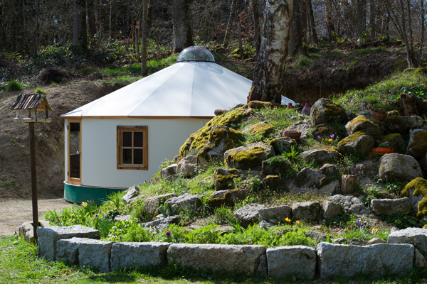 Plurt lightweight yurt