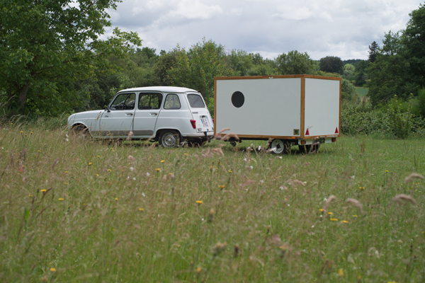 towed by a renault 4